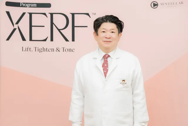 dr-wichai-with-banner